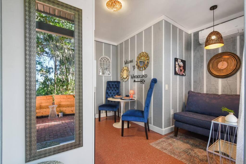 Spring-fed King Pet Friendly Apartment